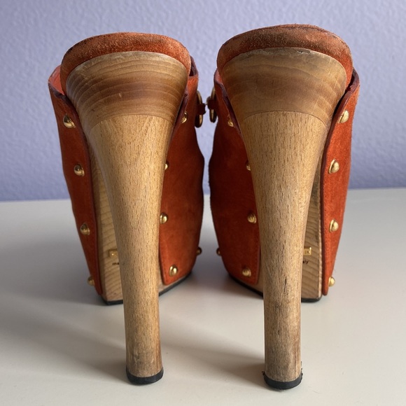 Gucci 6” wooden heels burnt orange suede upper with golden horsebit - Picture 8 of 16